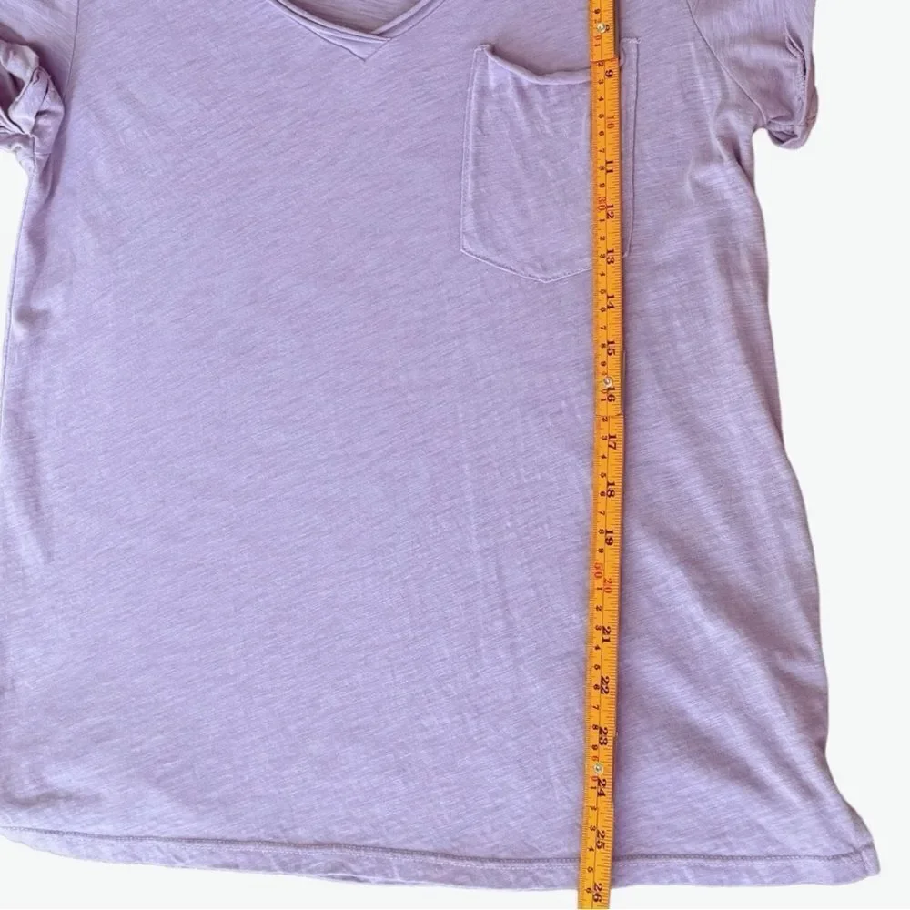 T. La Anthropologie Short Sleeve Purple Flowy Classic V-Neck Pocket Tee. Medium. - Picture 5 of 7